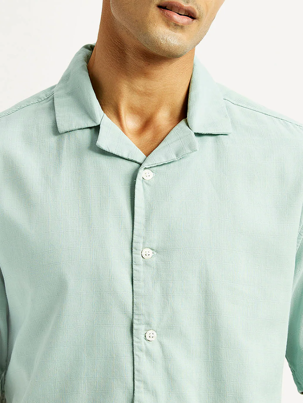 Men's Solid Boxy Fit Resort Collar Shirt - Image 3