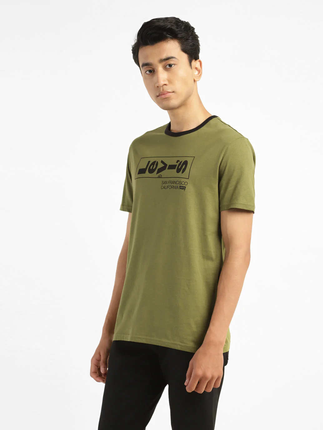 Men's Solid Crew Neck T-shirt - Image 4