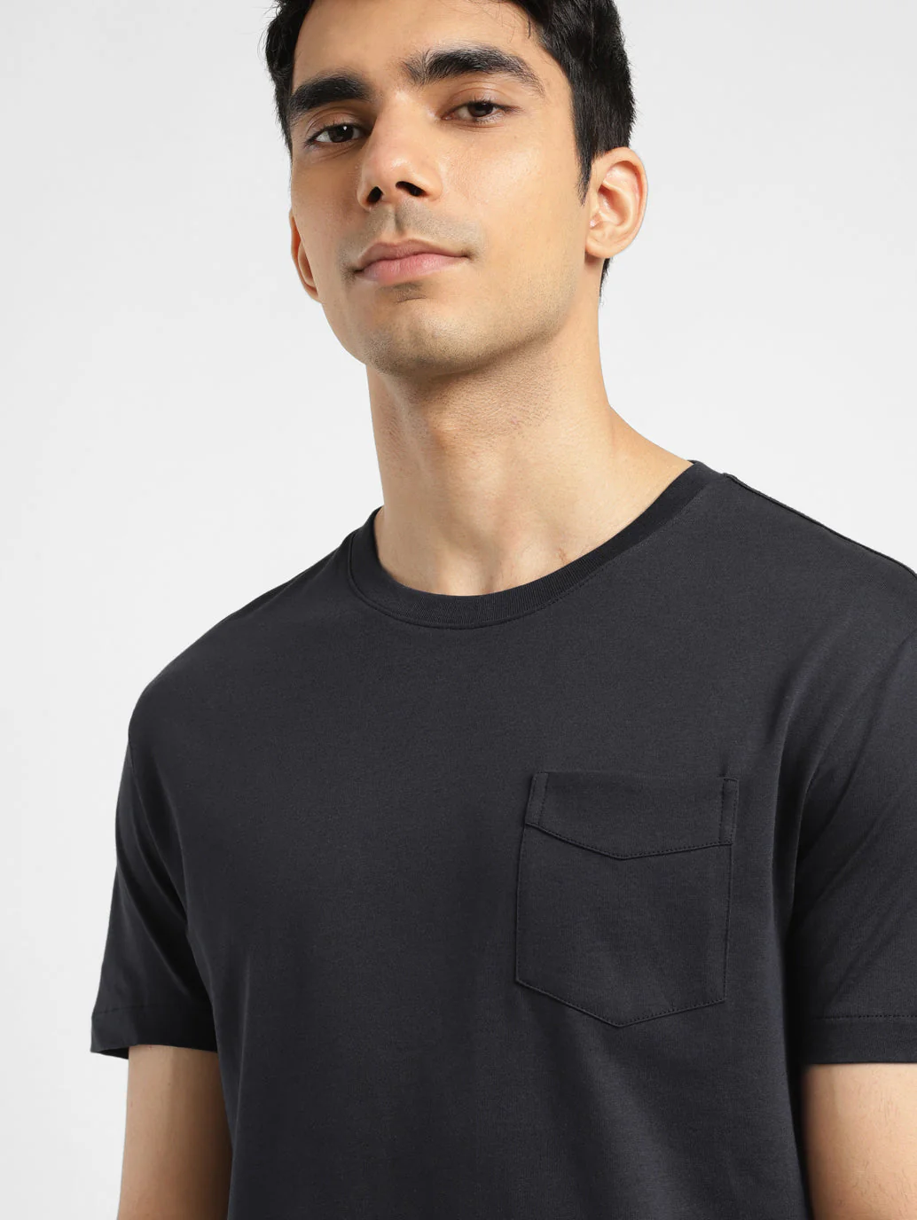 Men's Solid Crew Neck T-shirt - Image 5