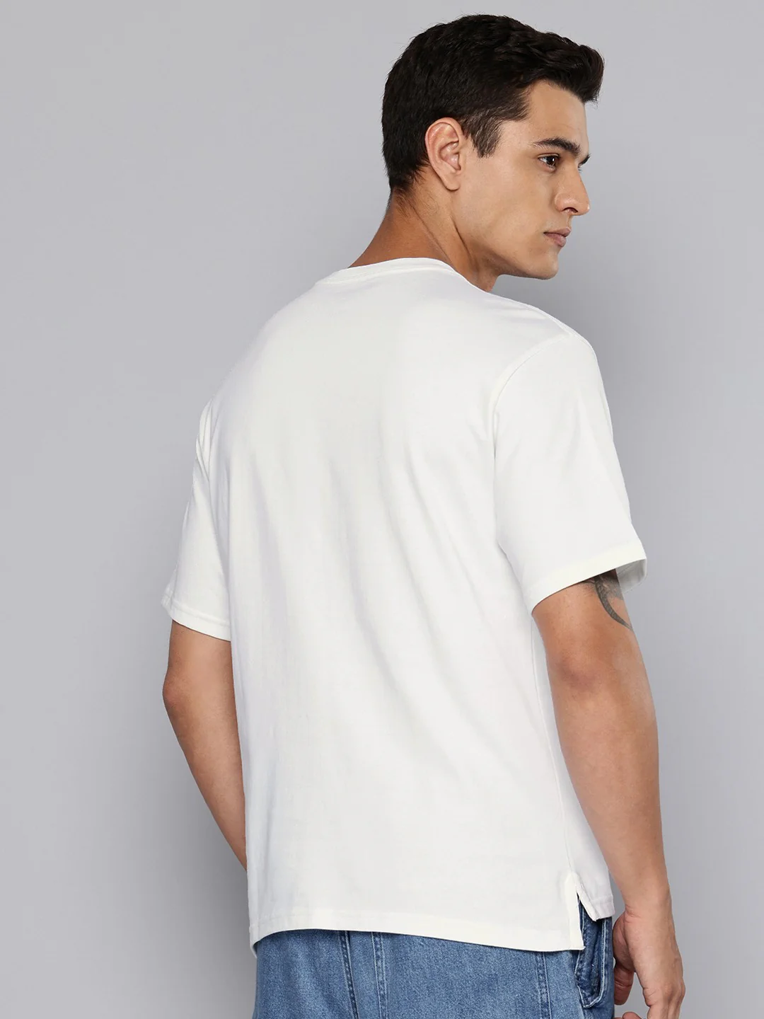 Men's Solid Crew Neck T-Shirt - Image 3