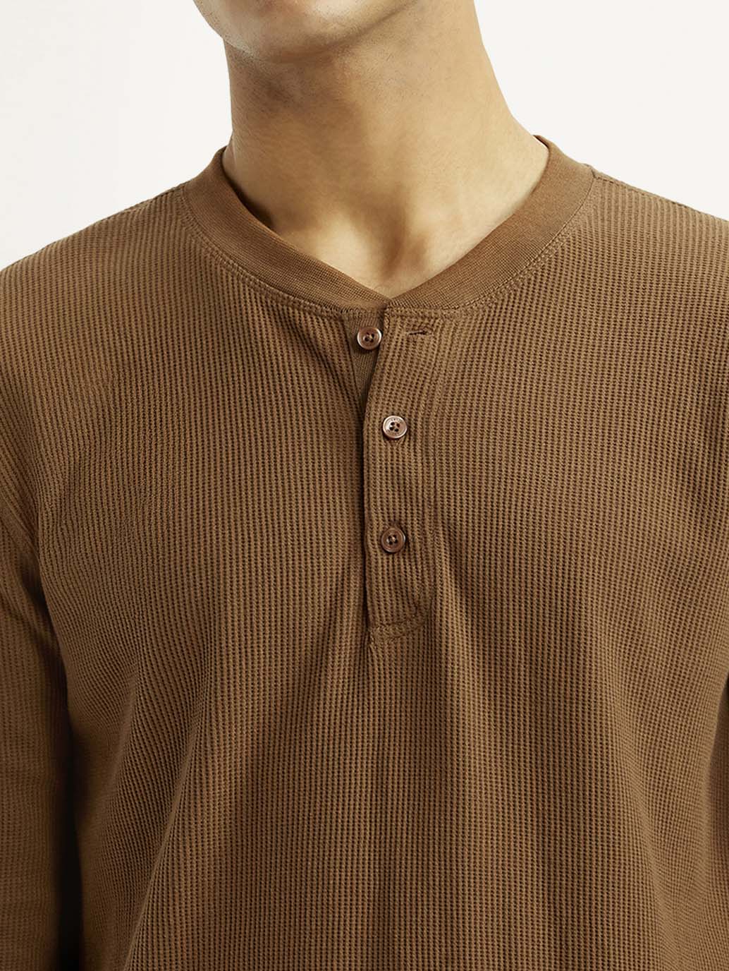 Men's Solid Henley Neck T-shirt - Image 4