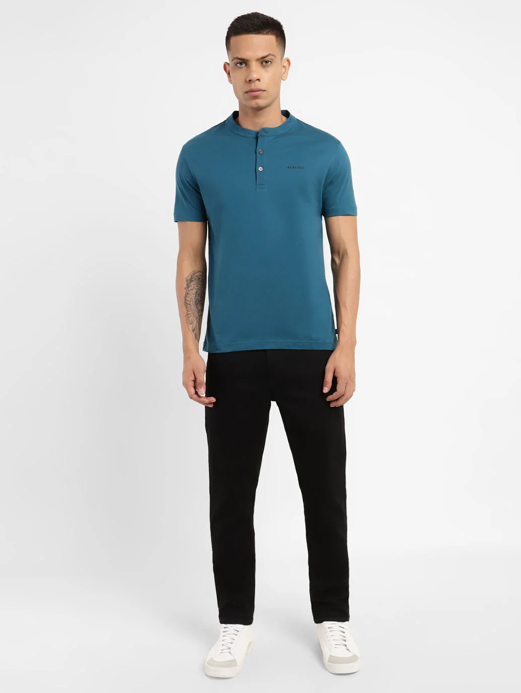 Men's Solid Henley Neck T-shirt - Image 6