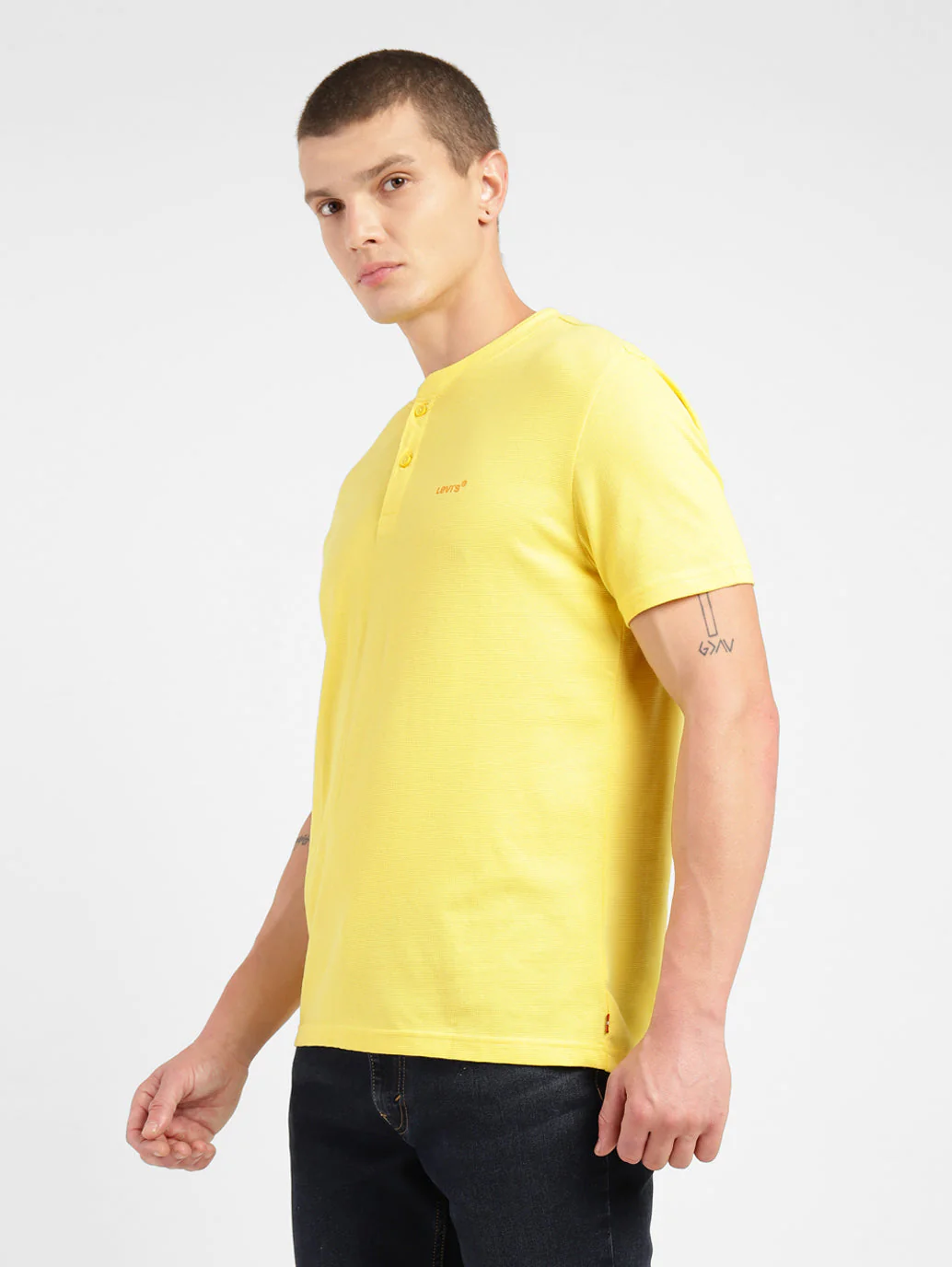 Men's Solid Henley T-shirt - Image 4