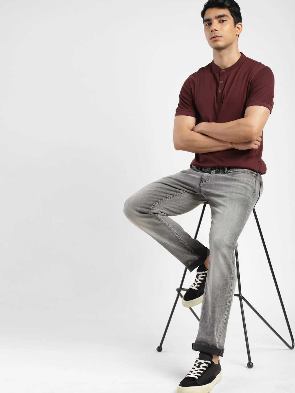 Men's Solid Henley T-Shirt - Image 2