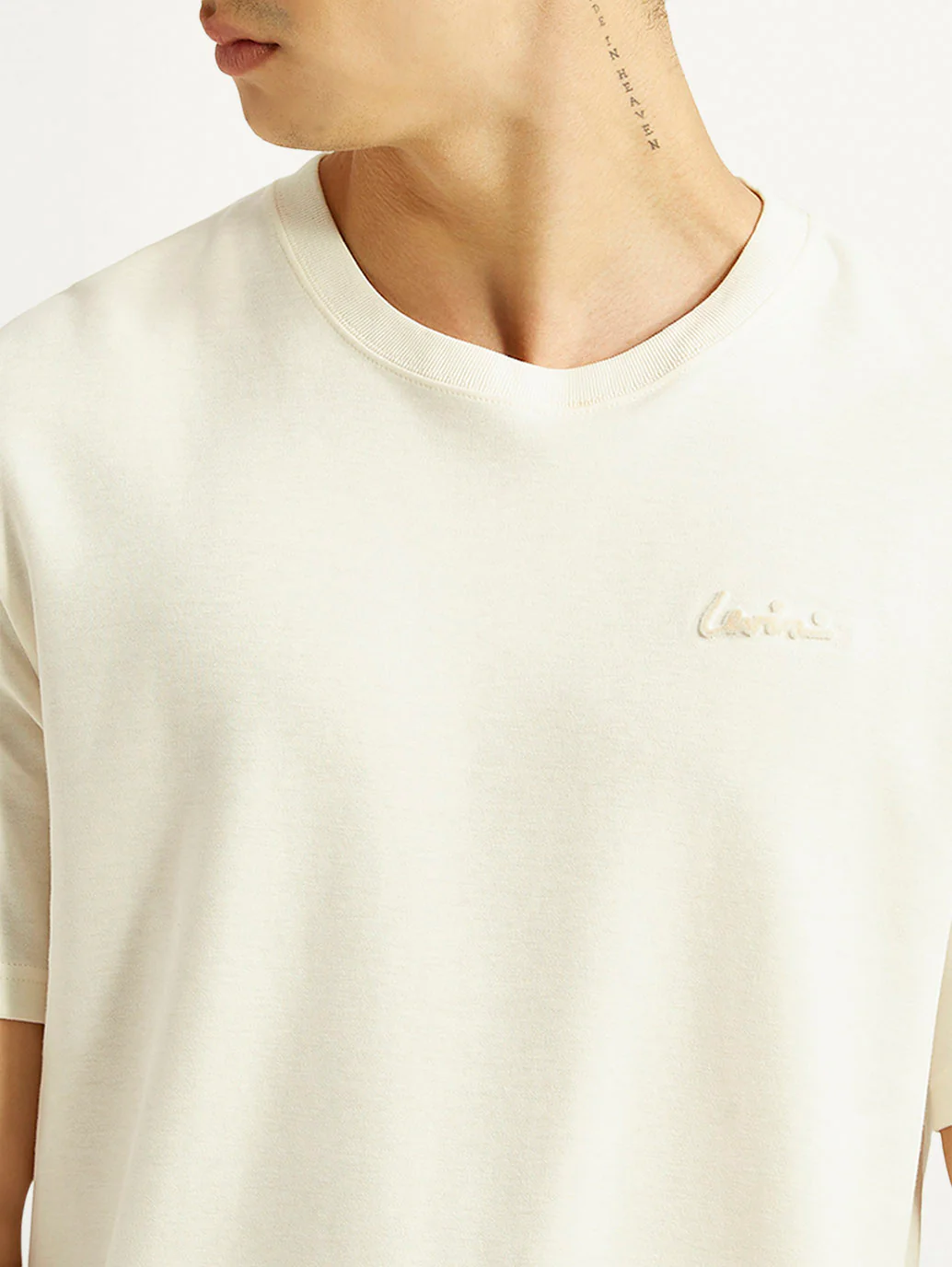 Men's Solid Off White Crew Neck T-shirt - Image 4