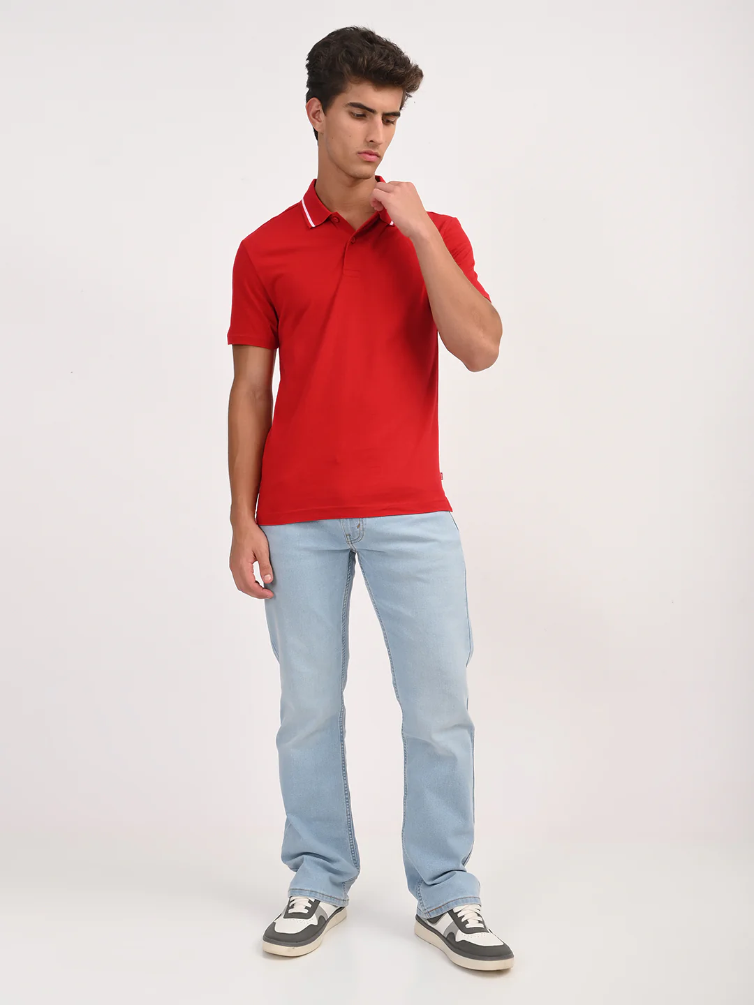Men's Solid Red Slim Fit Polo T-shirt - Image 3