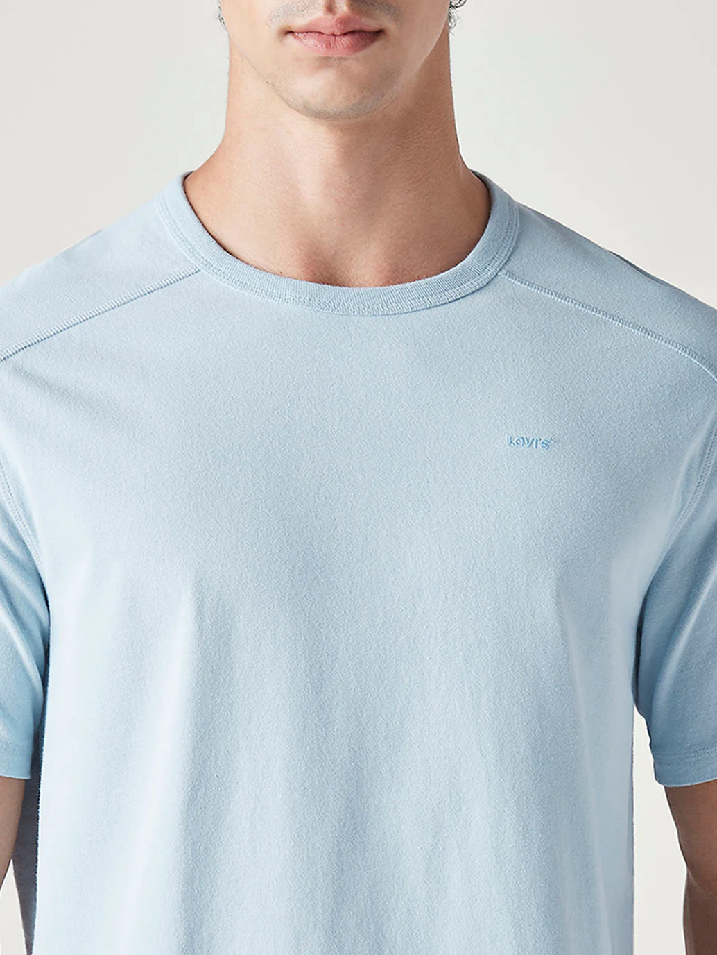 Men's Solid Regular Fit Commuter T-Shirt - Image 4