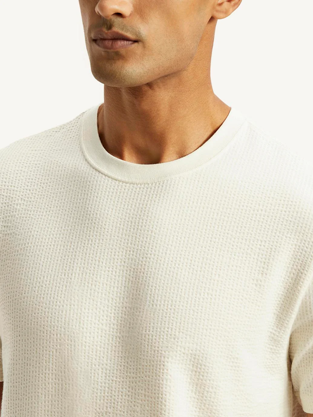 Men's Solid Regular Fit T-Shirt - Image 4