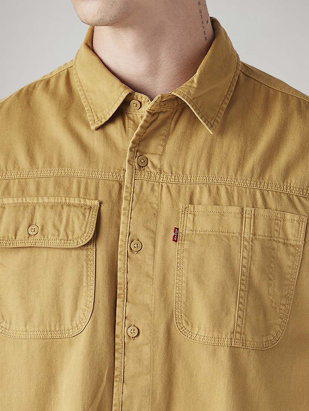 Men's Solid Relaxed Fit Commuter Shirt - Image 4