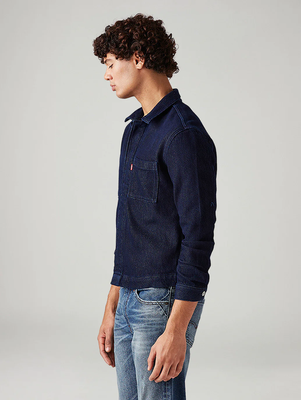 Men's Solid Relaxed Fit Denim Trucker Jacket - Image 4