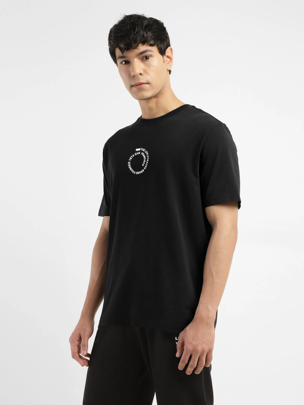 Men's Solid Round Neck T-shirt - Image 4