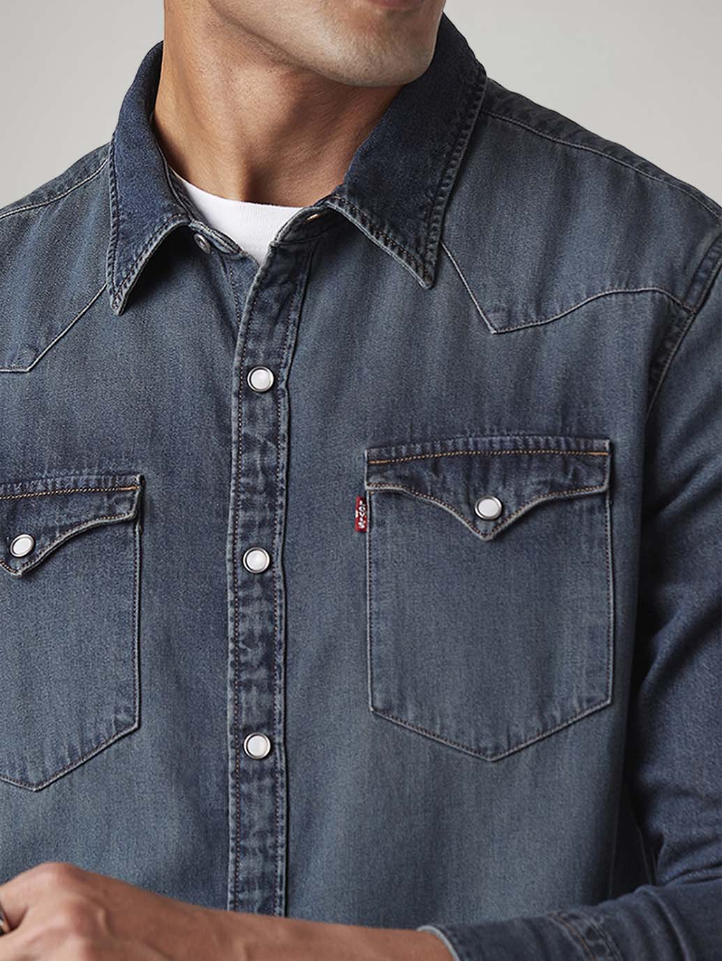 Men's Solid Slim Fit Denim Shirt - Image 4