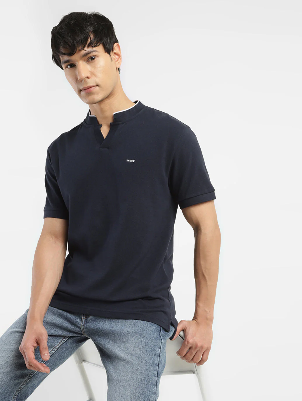 Men's Solid Slim Fit Henley Neck T-Shirt - Image 2