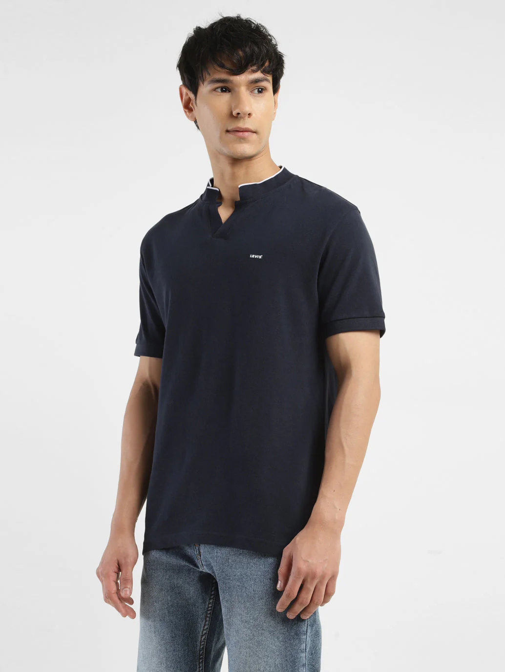 Men's Solid Slim Fit Henley Neck T-Shirt - Image 4