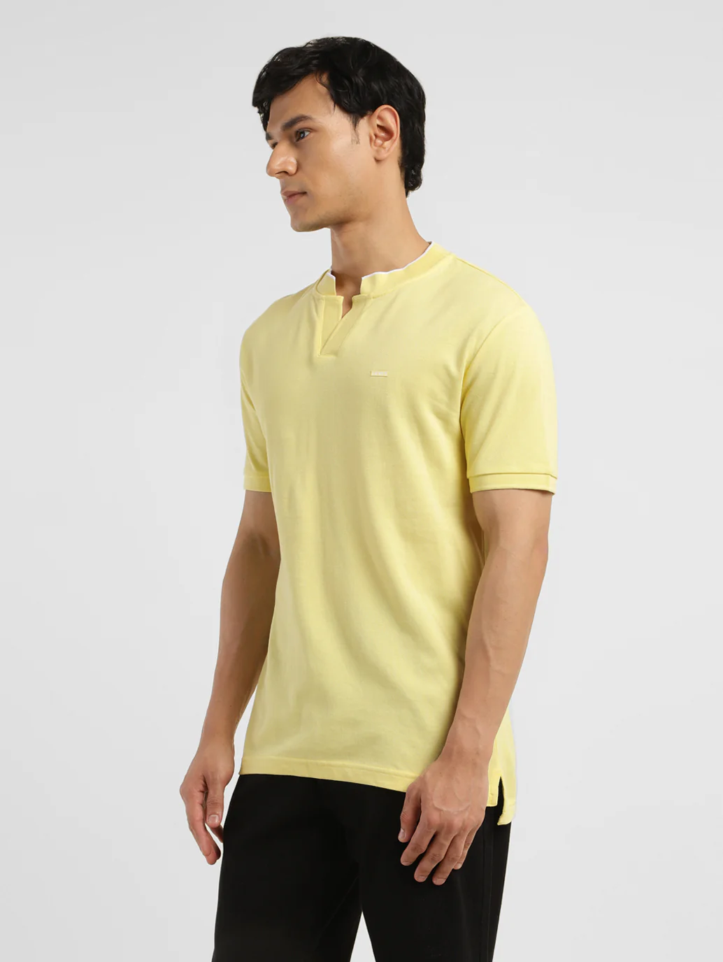 Men's Solid Slim Fit Henley Neck T-Shirt - Image 4
