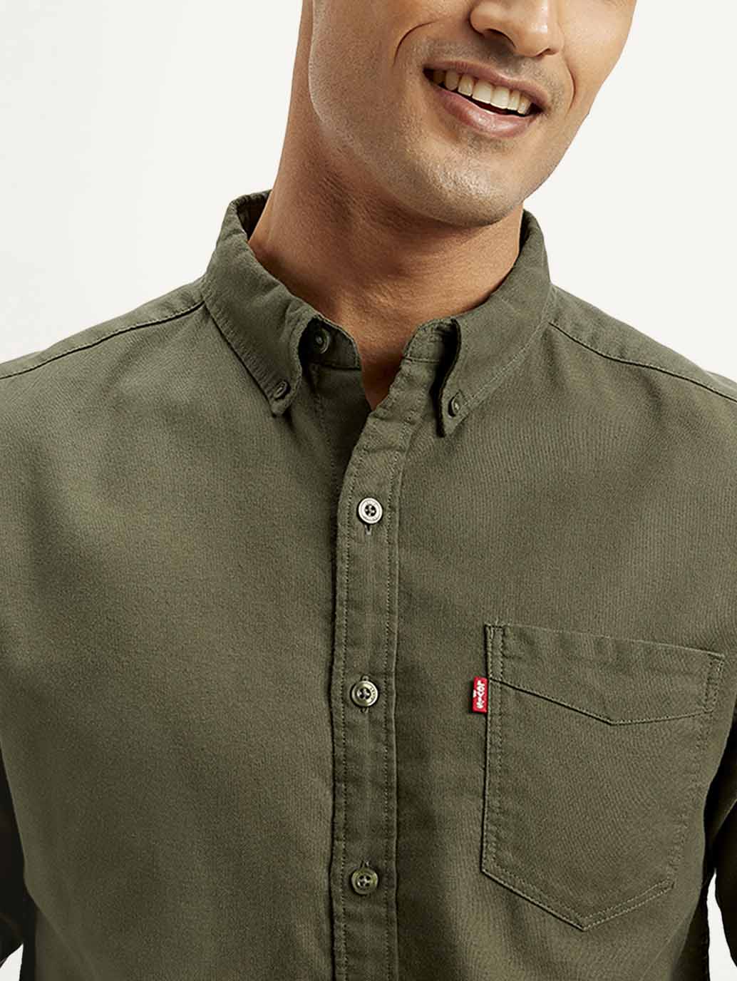 Men's Solid Slim Fit Oxford Shirt - Image 4