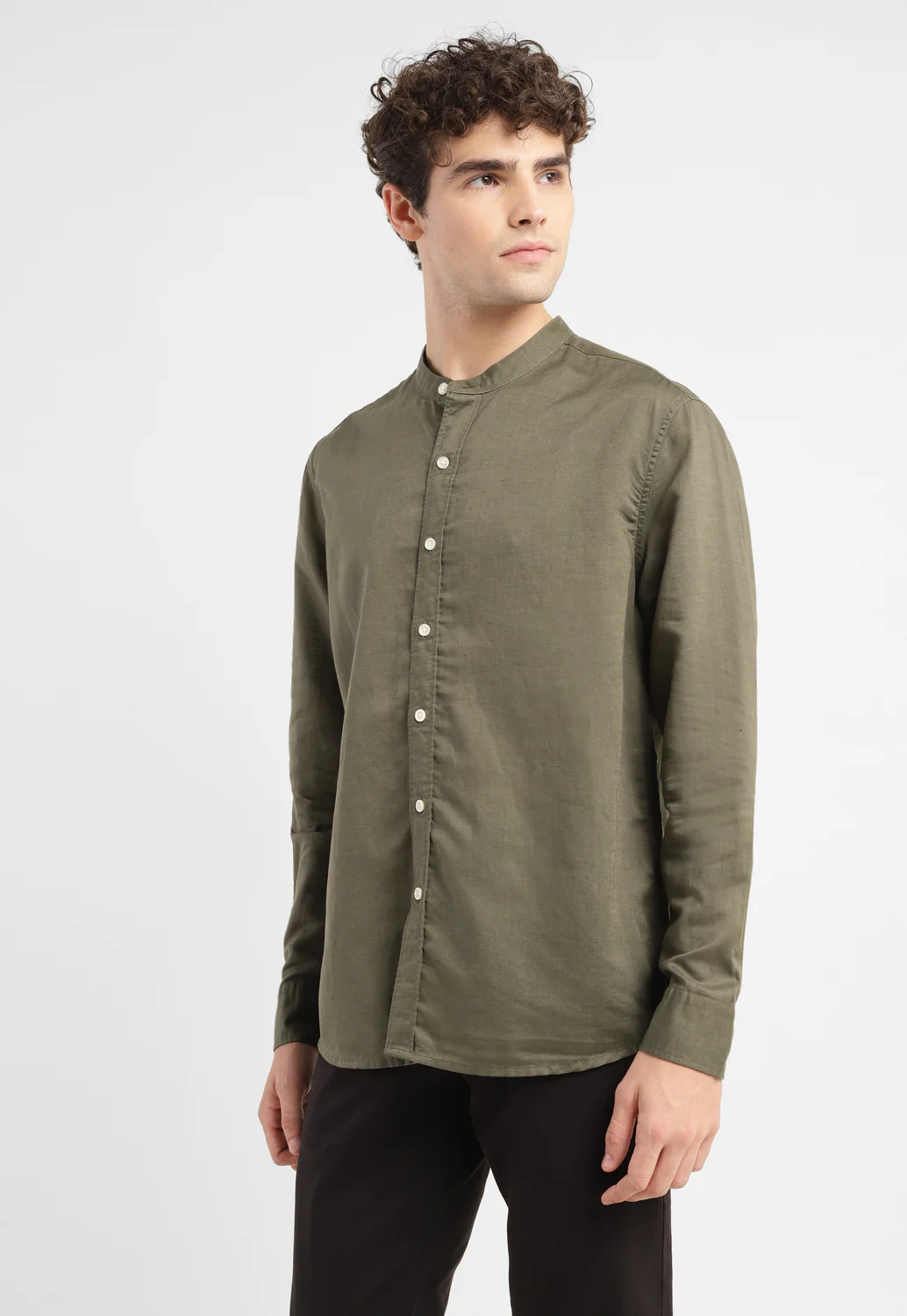 Men's Solid Slim Fit Linen Shirt - Image 4