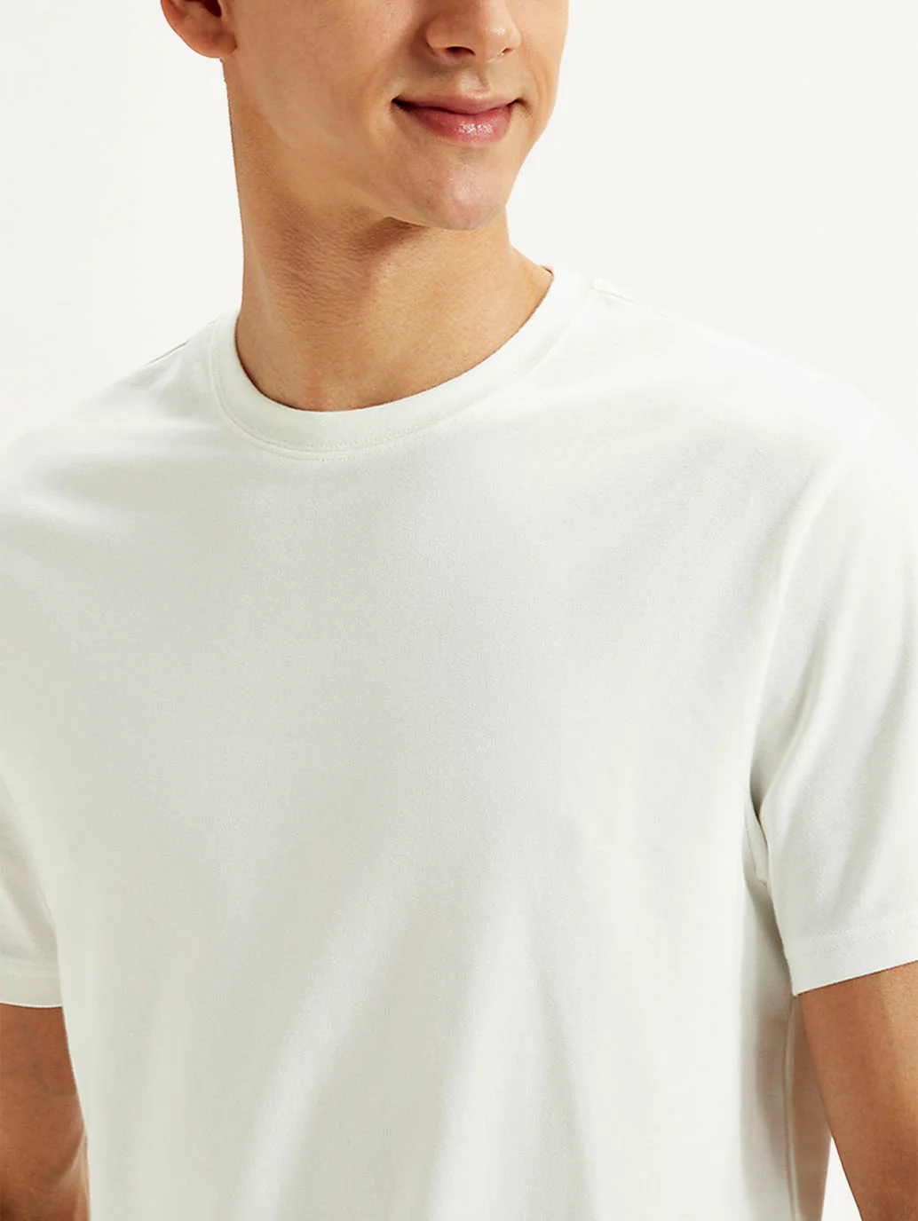 Men's Solid Slim Fit T-shirt - Image 4