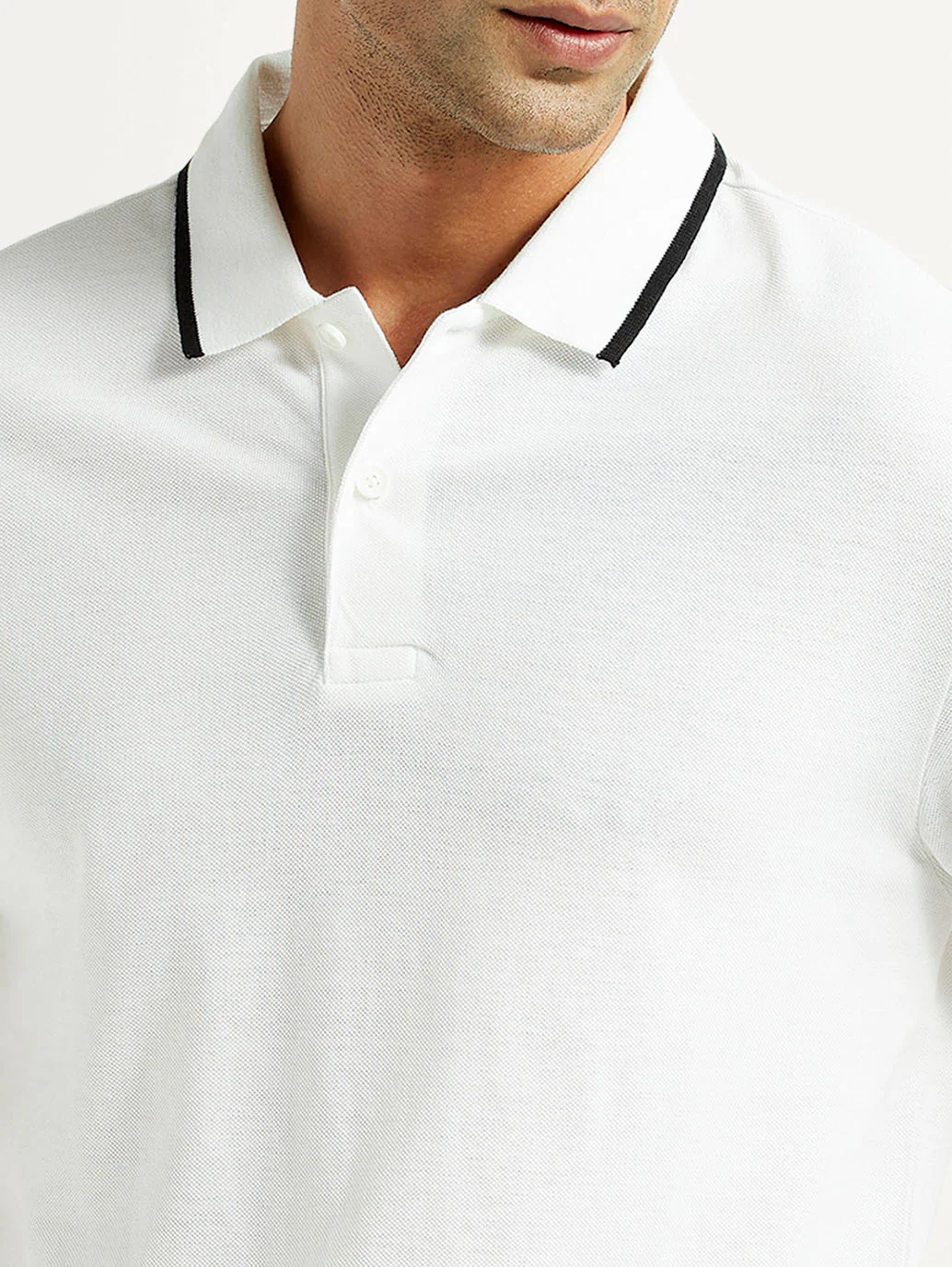 Men's Solid White Slim Fit Polo T-shirt - Image 3