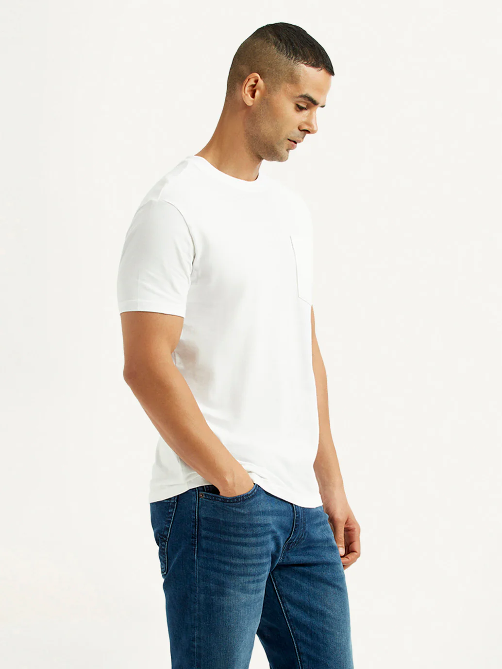 Men's Solid White Slim Fit T-shirt - Image 3