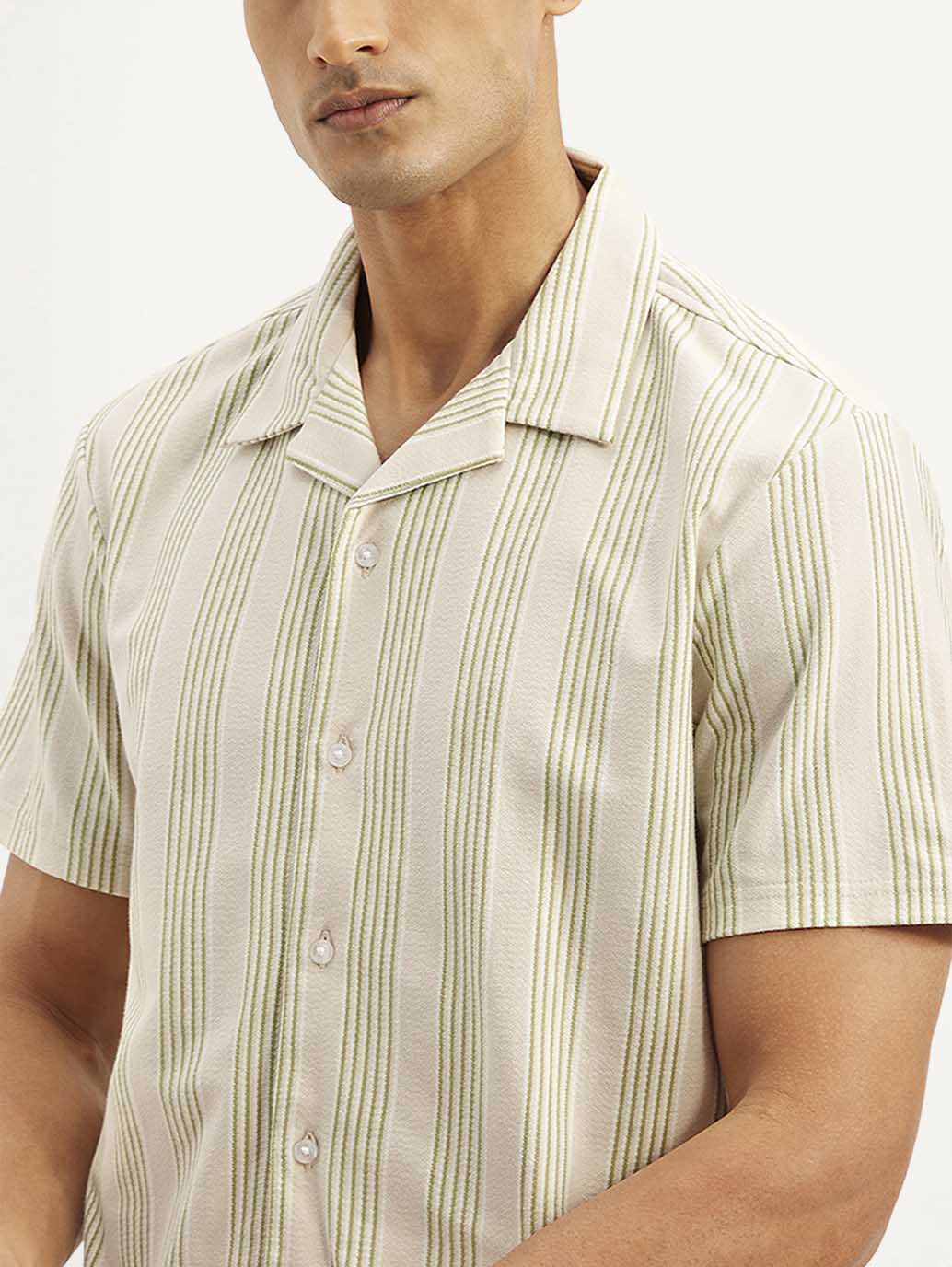 Men's Resort Collar Striped Loose Fit Camp Shirt - Image 4