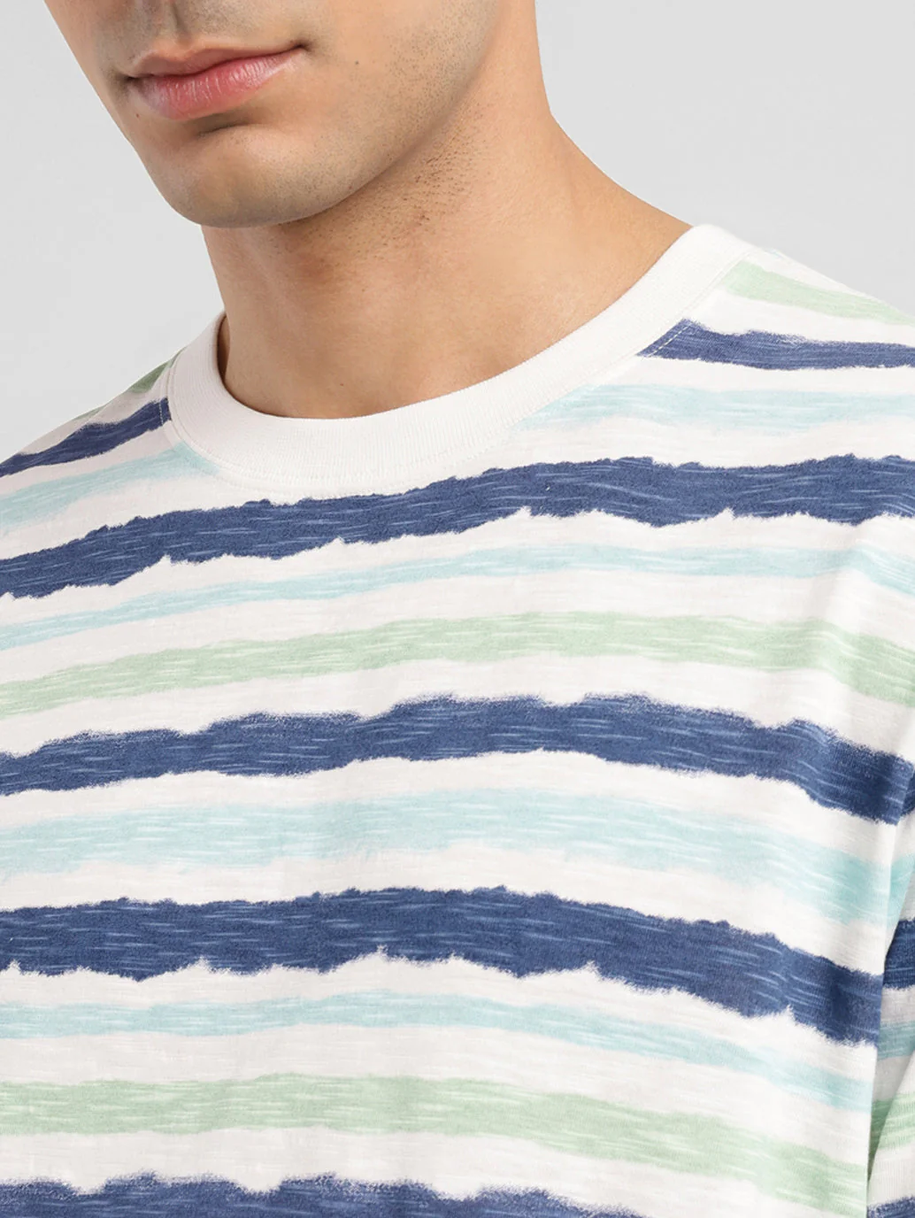 Men's Striped Slim Fit T-shirt - Image 4