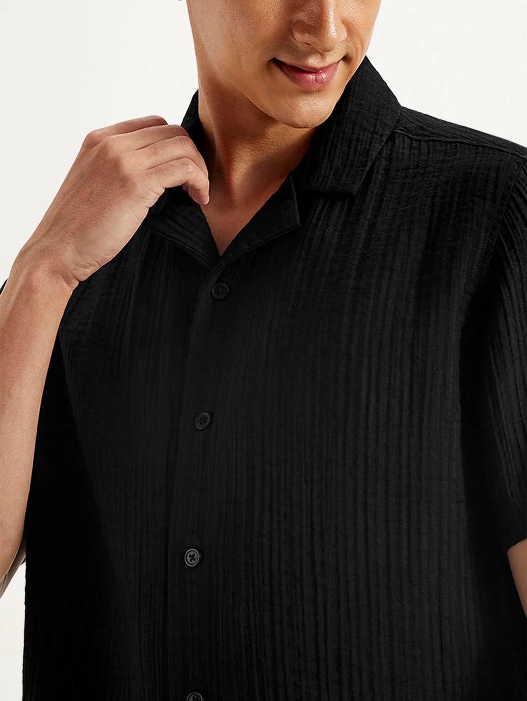 Men's Resort Collar Textured Loose Fit Shirt - Image 3