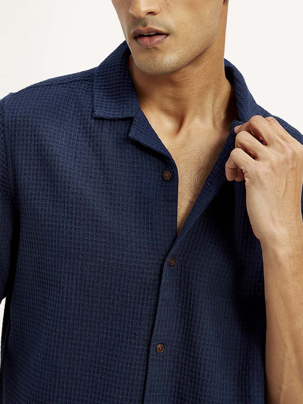 Men's Resort Collar Textured Loose Fit Shirt - Image 4