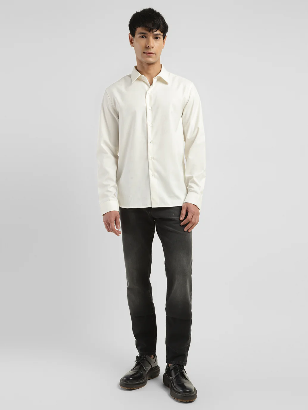 Men's Redloop Textured Spread Collar Shirt - Image 9