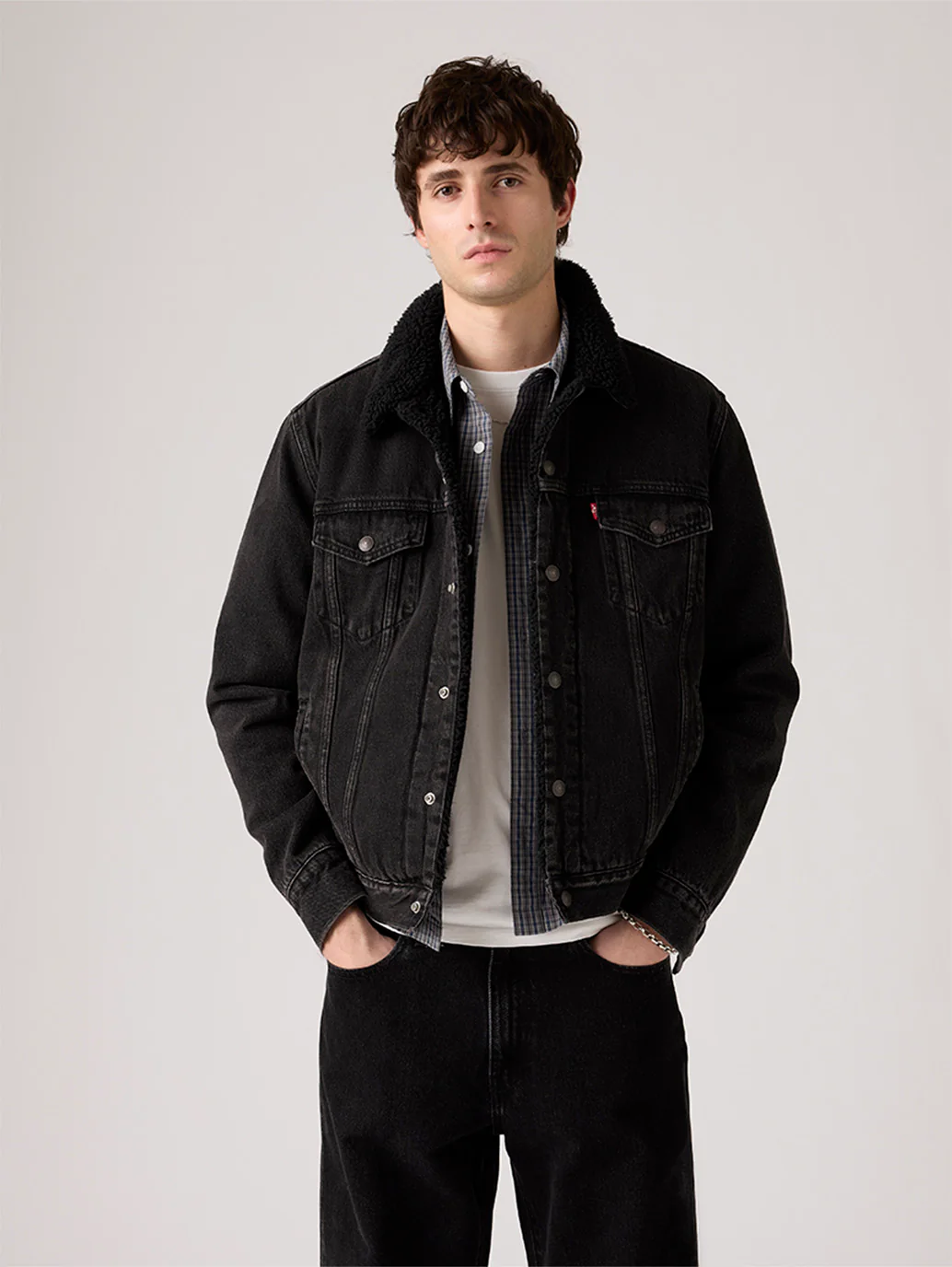 Men's Type III Sherpa Denim Trucker Jacket - Image 4