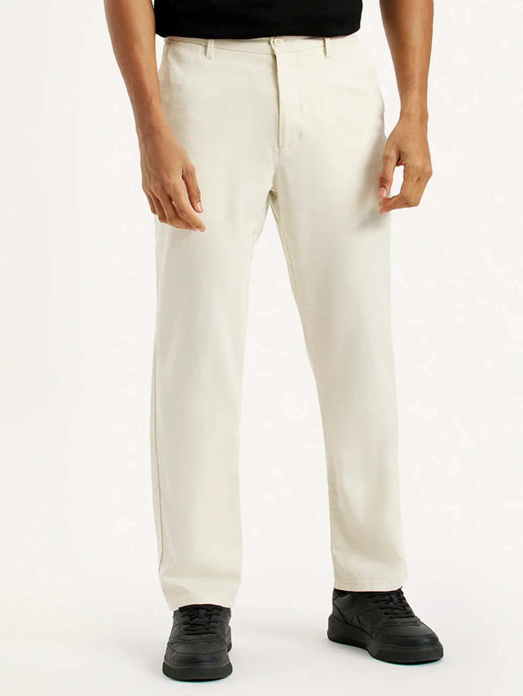 Men's White Relaxed Straight Fit Mid Rise Linen Trousers - Image 2