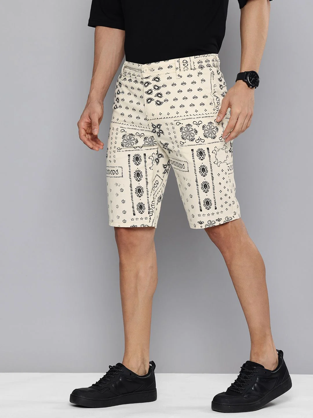 Men's White Tapered Chinos Shorts - Image 2