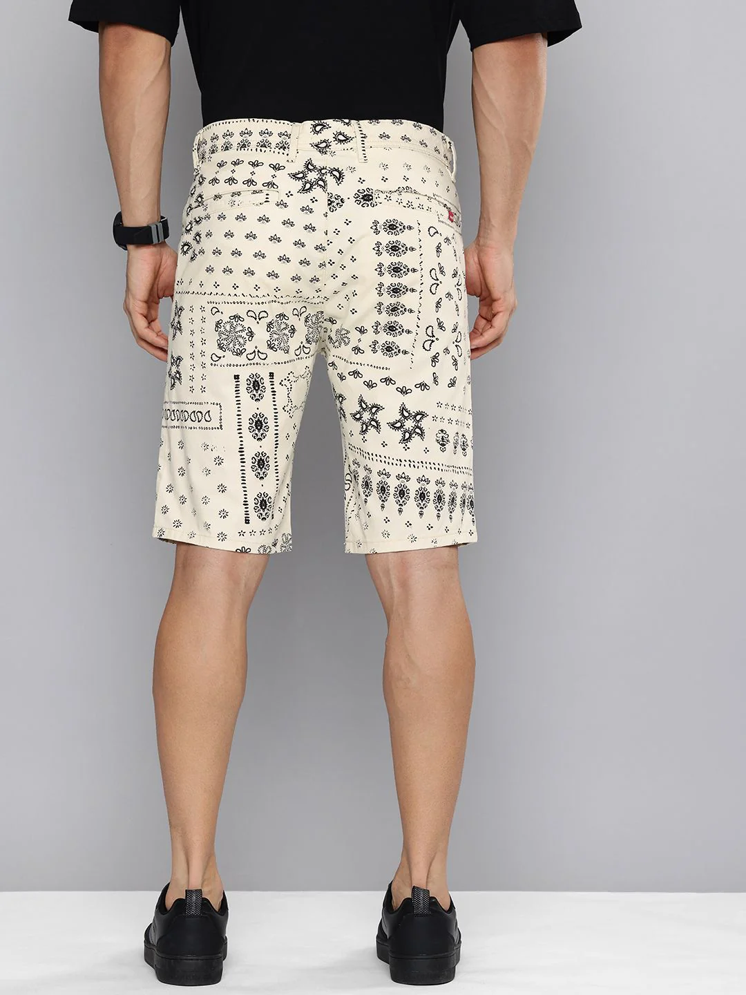 Men's White Tapered Chinos Shorts - Image 3
