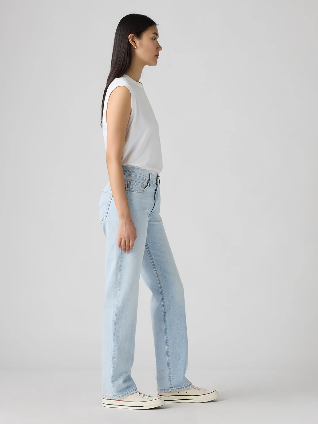 Women's 501'90s Light Indigo Straight Fit Mid Rise Jeans - Image 3