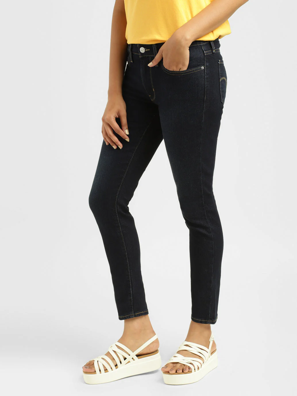 Women's 711 Blue Skinny Fit Mid Rise Jeans - Image 4