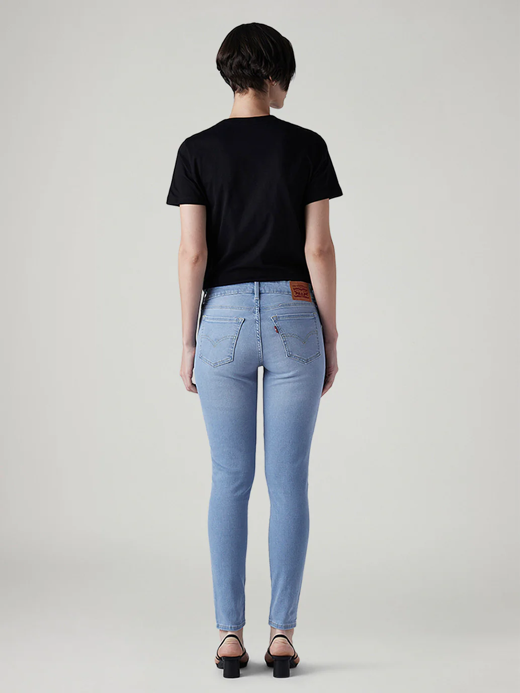 Women's 711 Light Blue Skinny Fit Mid Rise Jeans - Image 3
