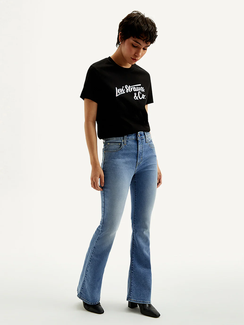 Women's 726 Med Indigo Flared Fit High Rise Jeans - Image 7