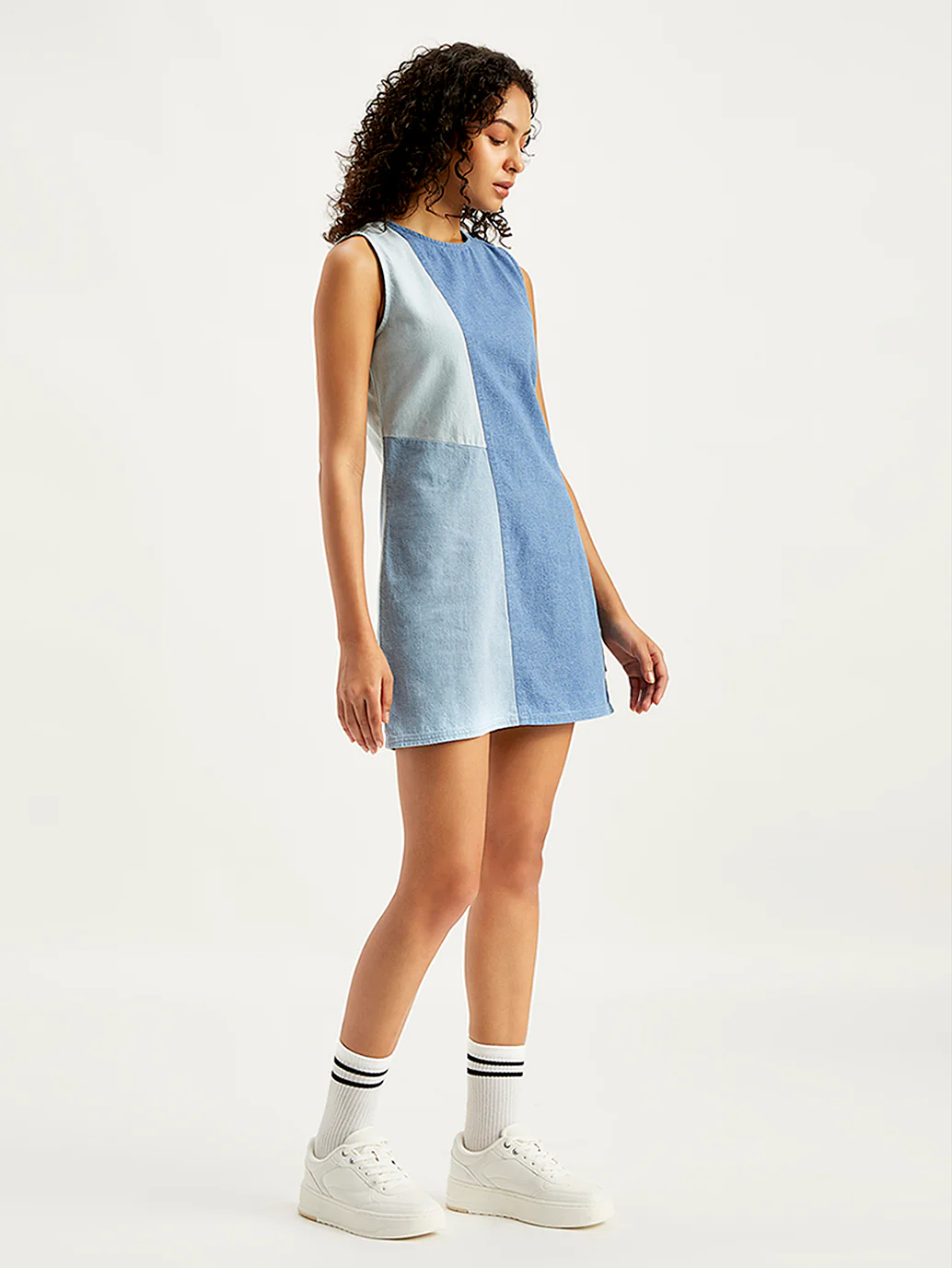 Women's Colorblock Blue Round Neck Mini Denim Dress - Image 4