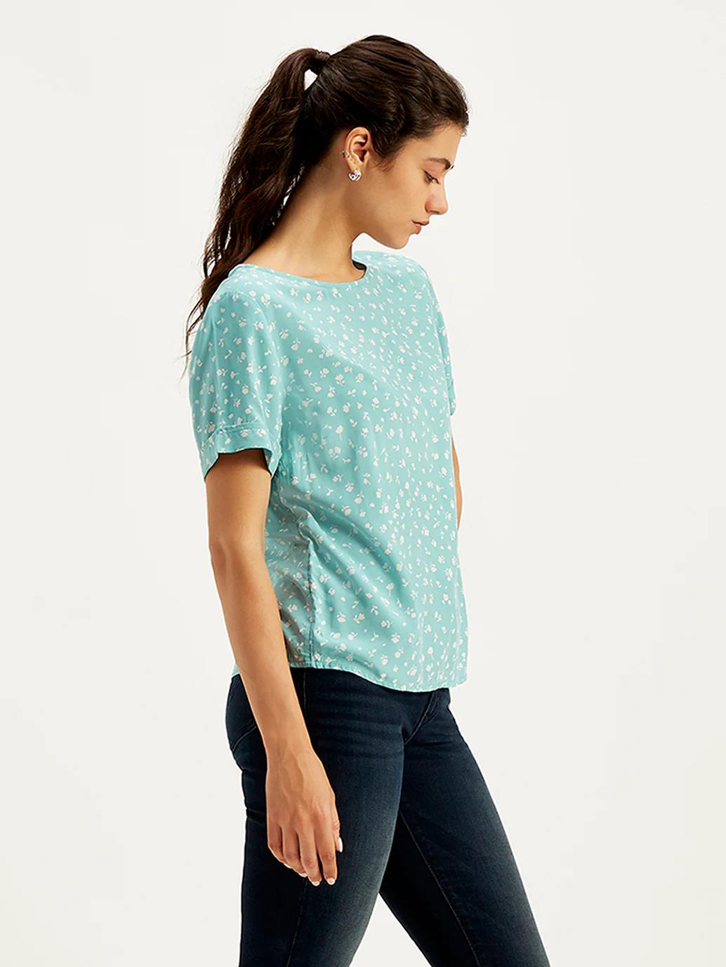Women's Floral Print Light-Blue Round Neck Top - Image 3