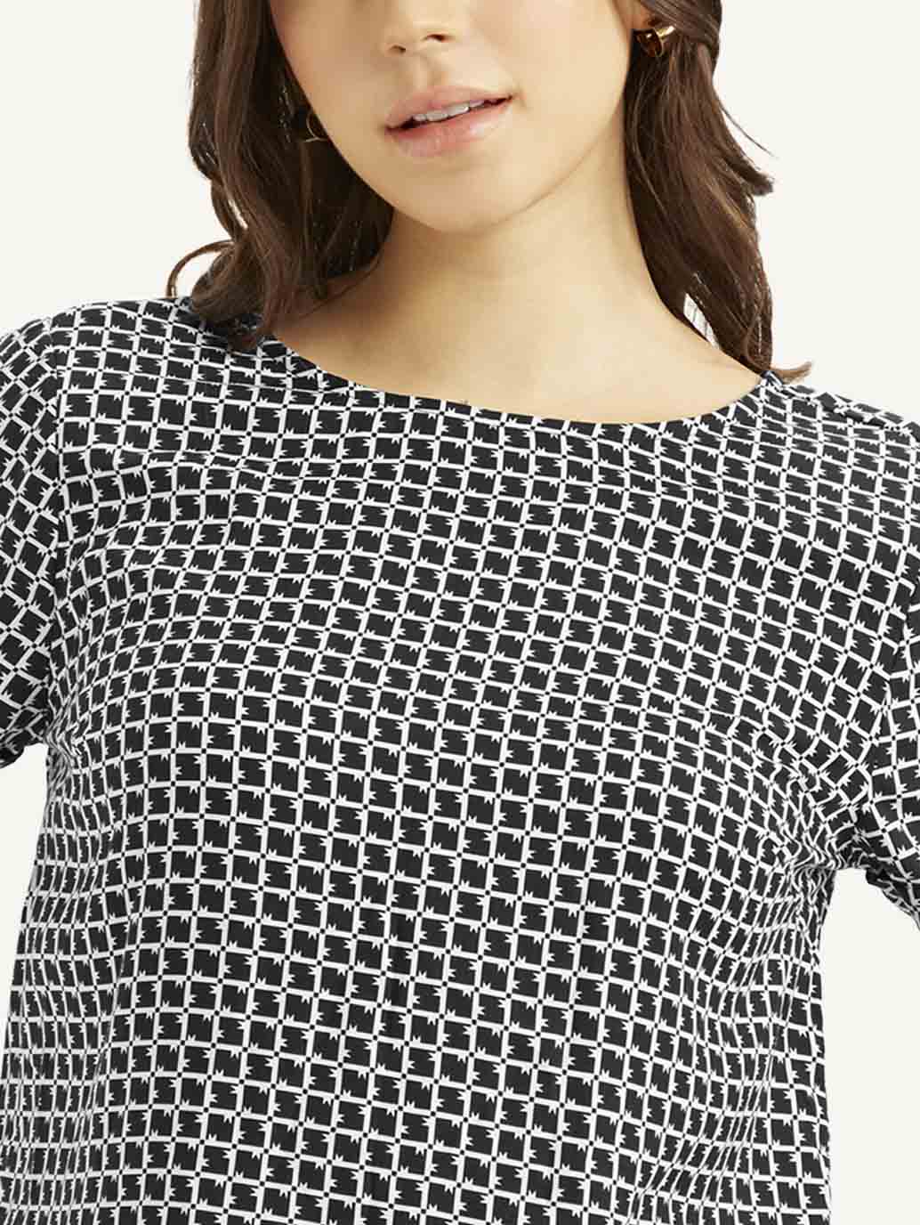Women's Geometric Black Round Neck Top - Image 4