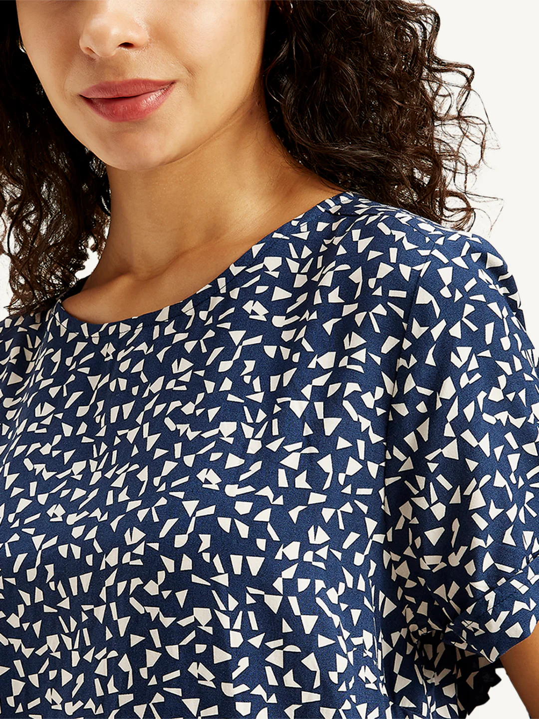 Women's Geometric Print Navy Round Neck Top - Image 4