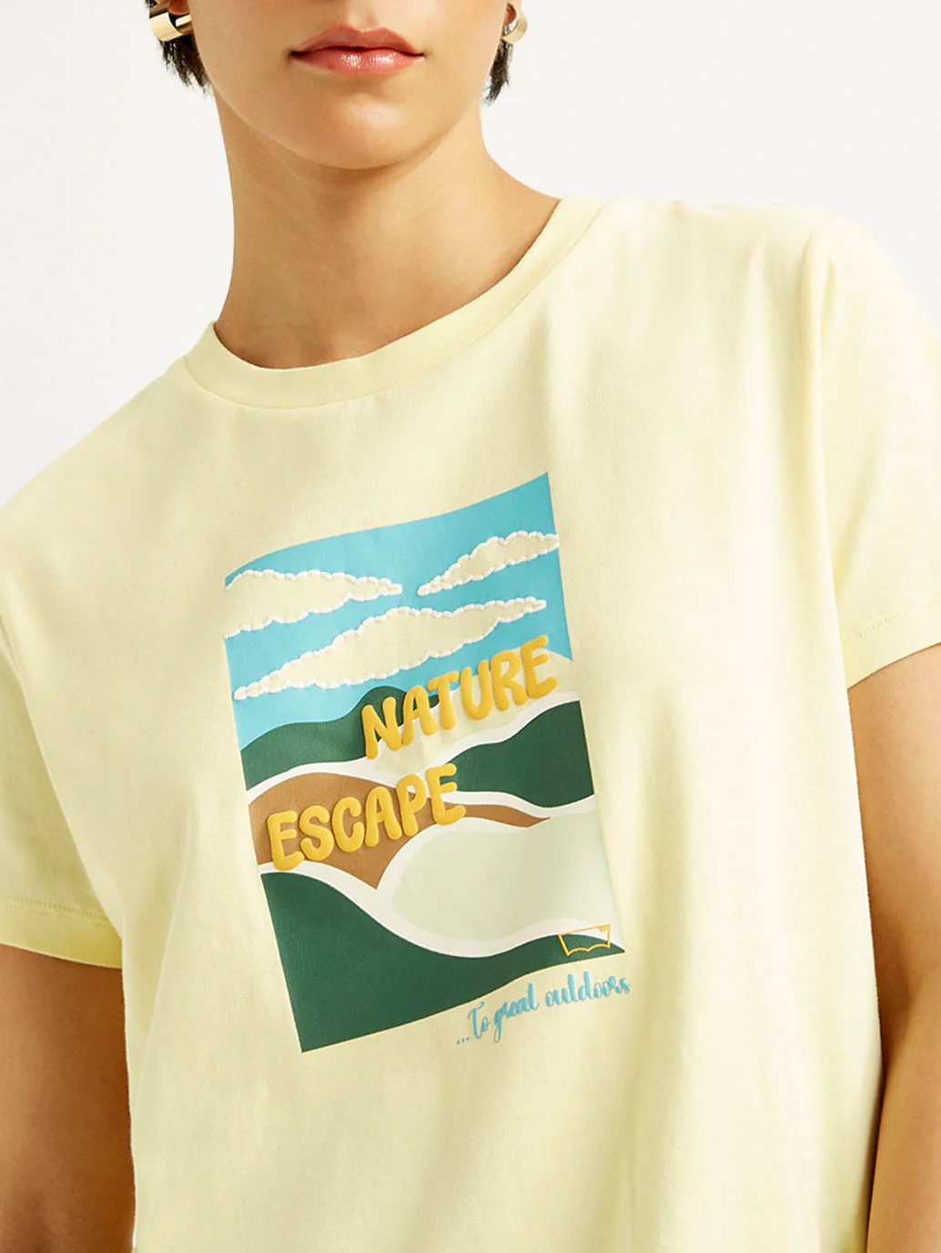 Women's Graphic Print Relaxed Fit T-shirt - Image 4