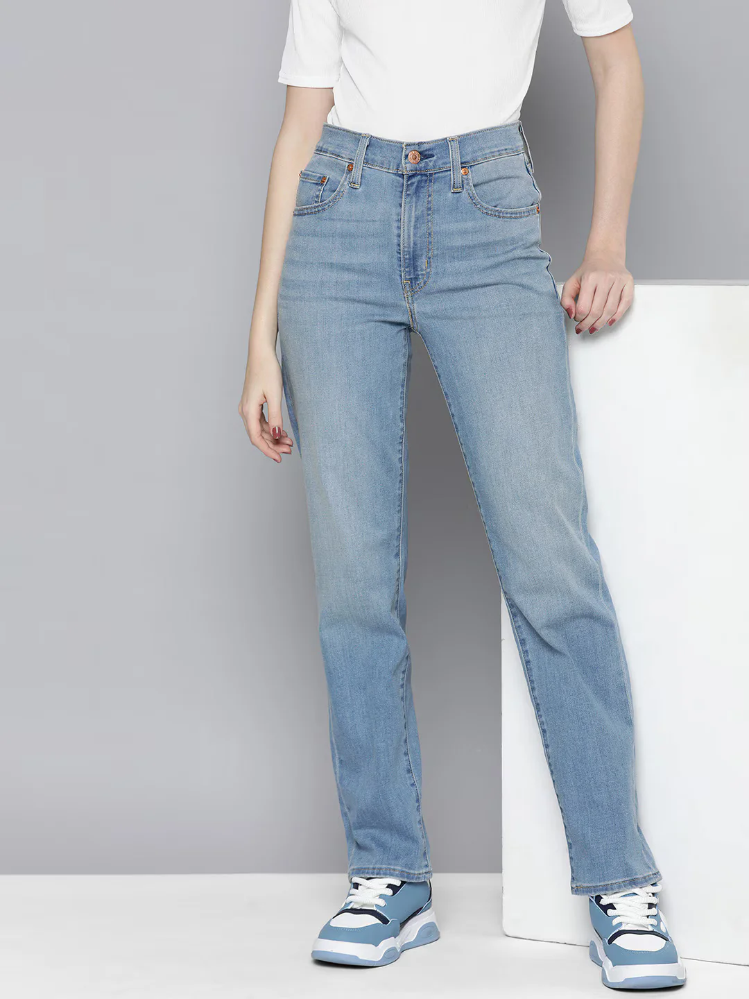 Women's 724 Blue Slim Straight Fit High Rise Jeans - Image 3