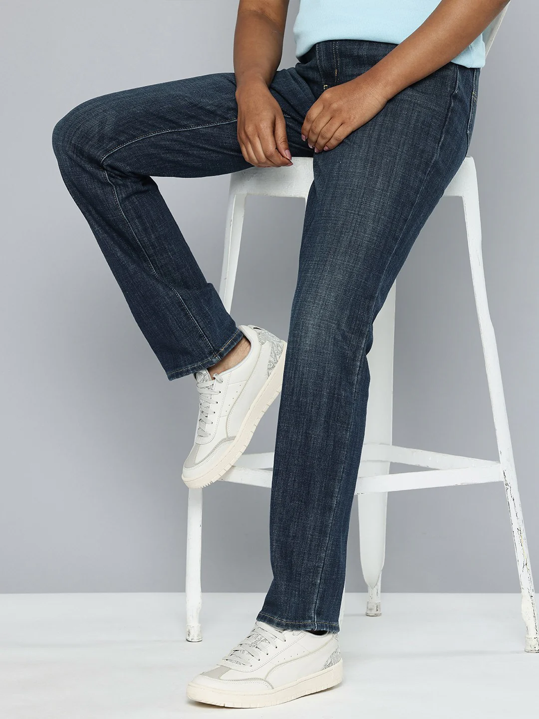 Women's 724 Blue Slim Straight Fit High Rise Jeans - Image 5