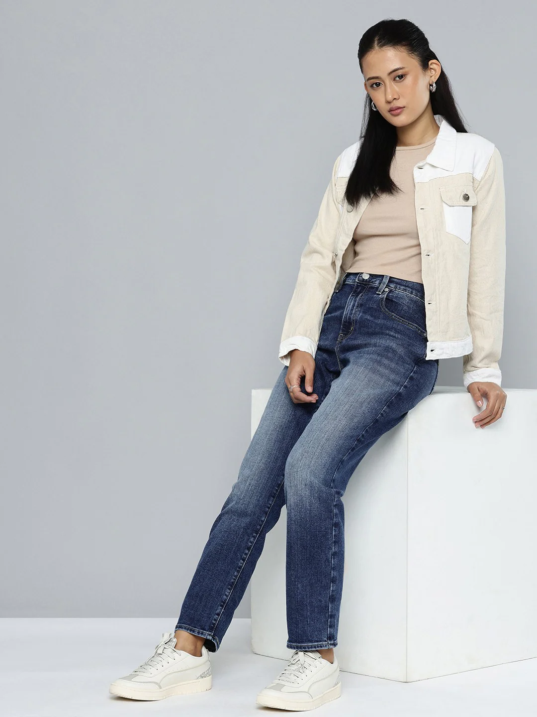 Women's 724 Blue Slim Straight Fit High Rise Jeans - Image 2