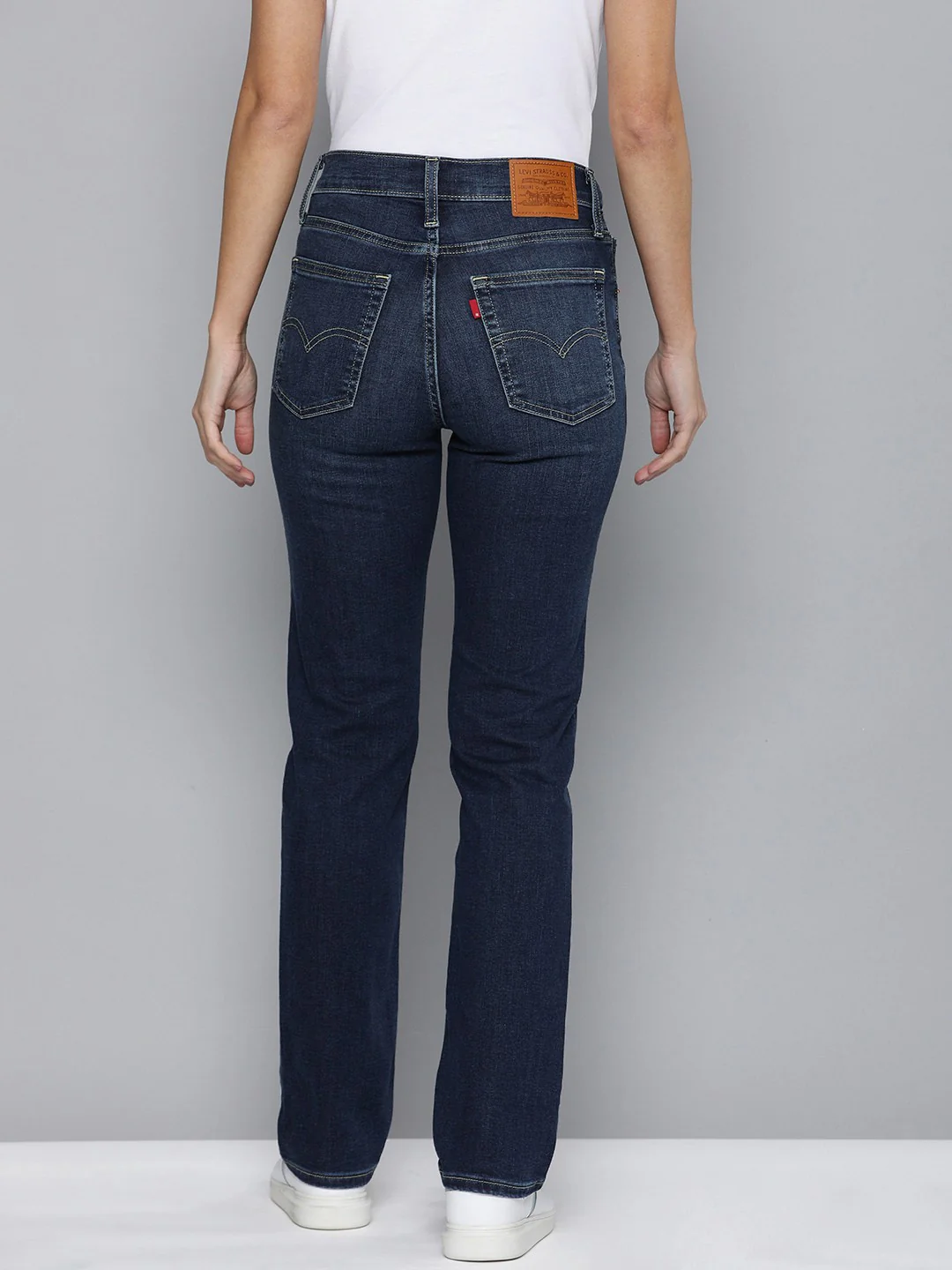 Women's 724 Blue Slim Straight Fit High Rise Jeans - Image 5