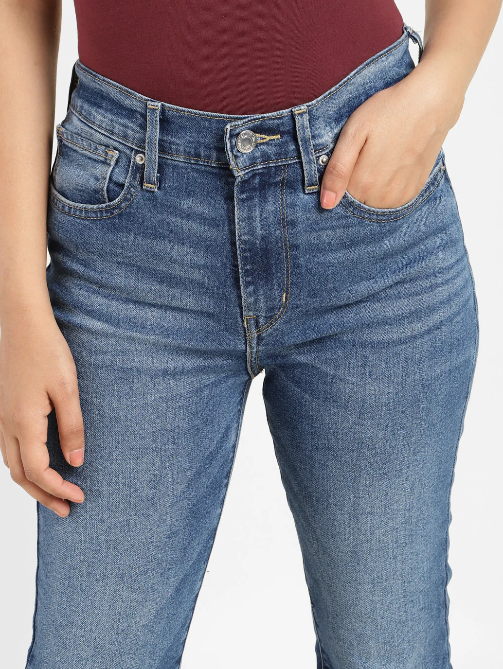 Women's 724 Blue Slim Straight Fit High Rise Jeans - Image 8