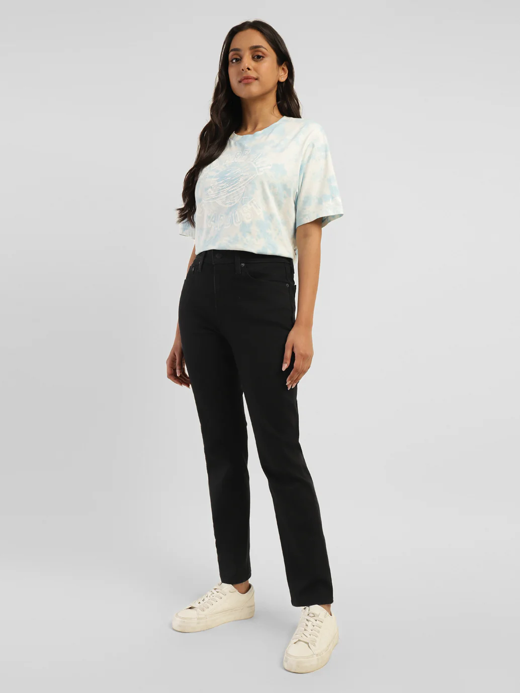 Women's 724 Black Slim Straight Fit High Rise Jeans - Image 11