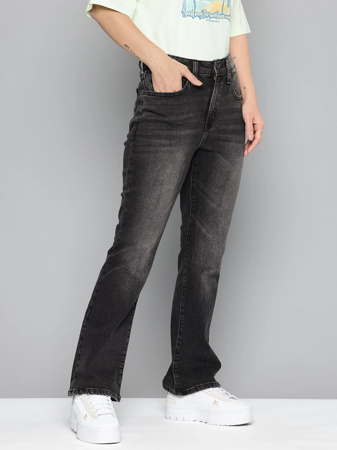 Women's 725 Black Bootcut Fit High Rise Jeans - Image 3
