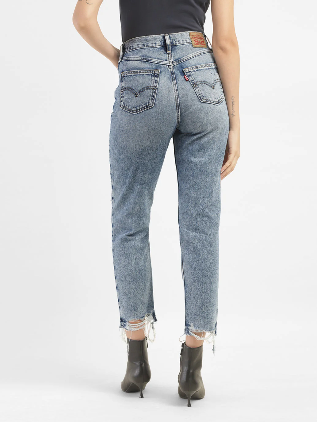 Women's 80s Mom Blue Loose Fit High Rise Jeans - Image 3